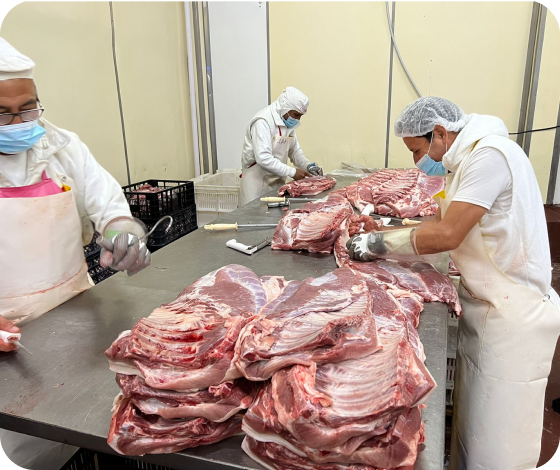 trabajadores en la fabrica