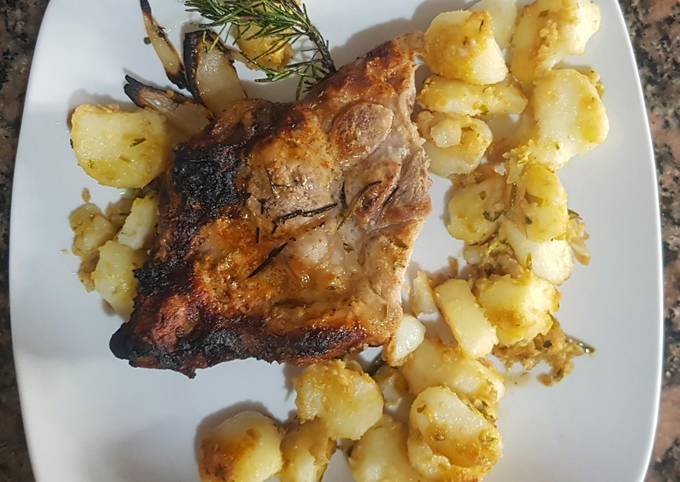 Cerdo Ahumado con Papas